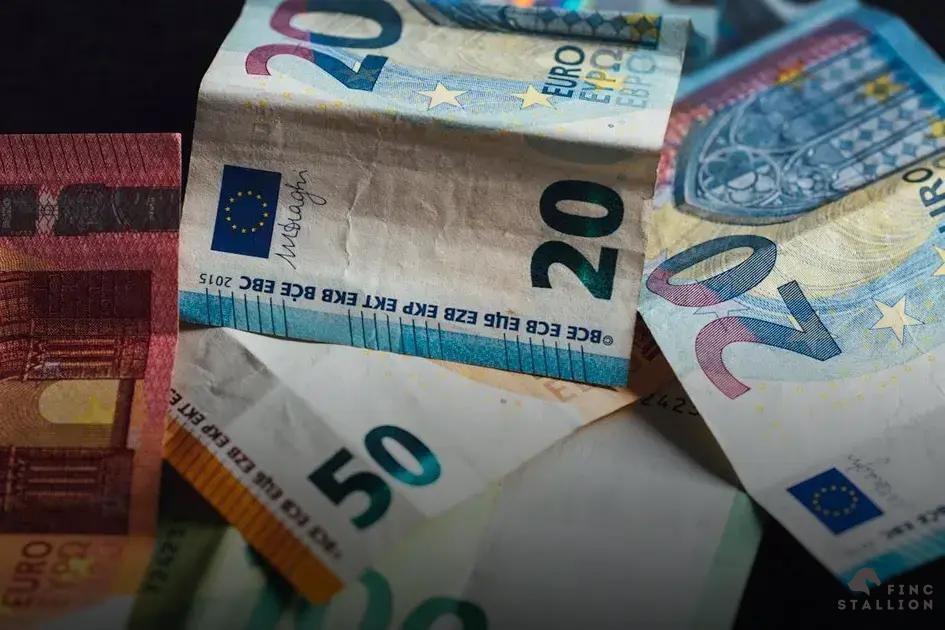 Hardware vs. Software Wallets: Pros and Cons Hardware vs. Software Wallets: Pros and Cons