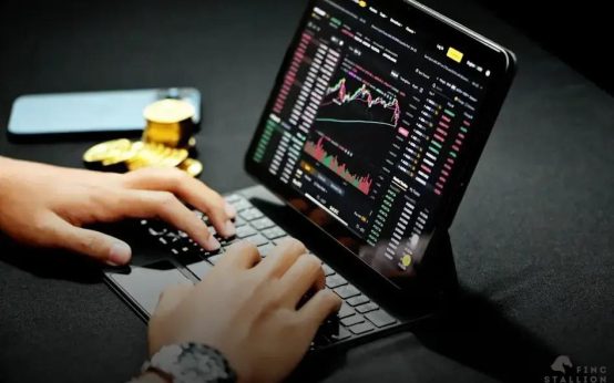 How to Invest in the Metaverse Economy Now