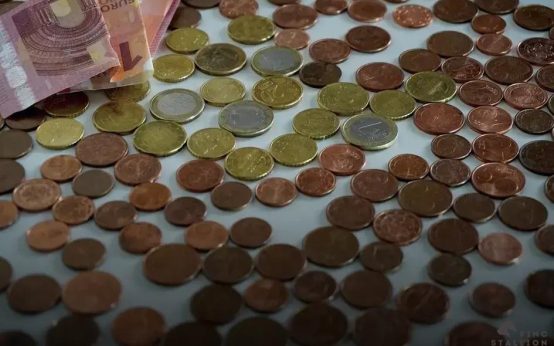 How to Use the FIRE Movement to Retire Early and Young