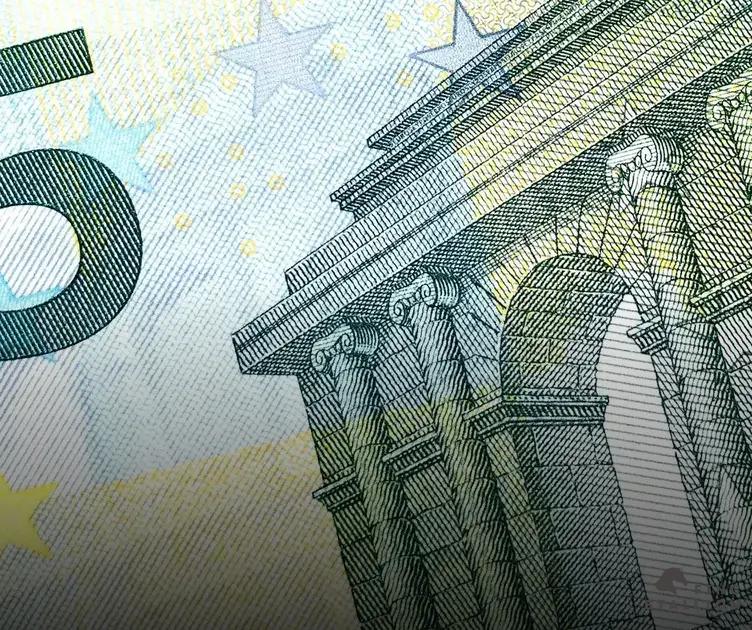 Selling Strategies for Maximum Profit